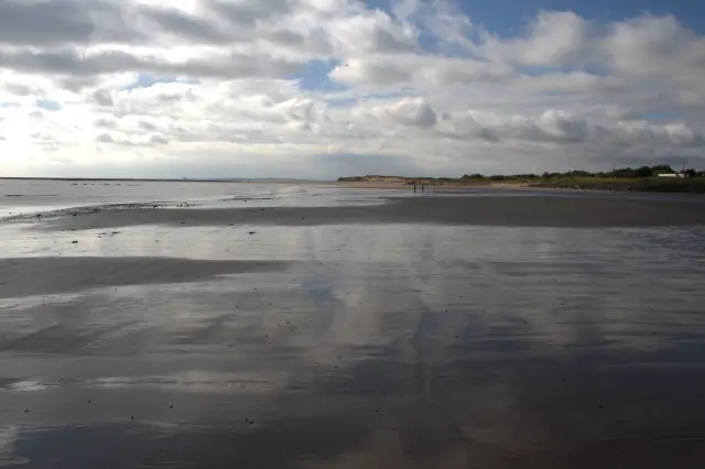 Low Hauxley beach looking South