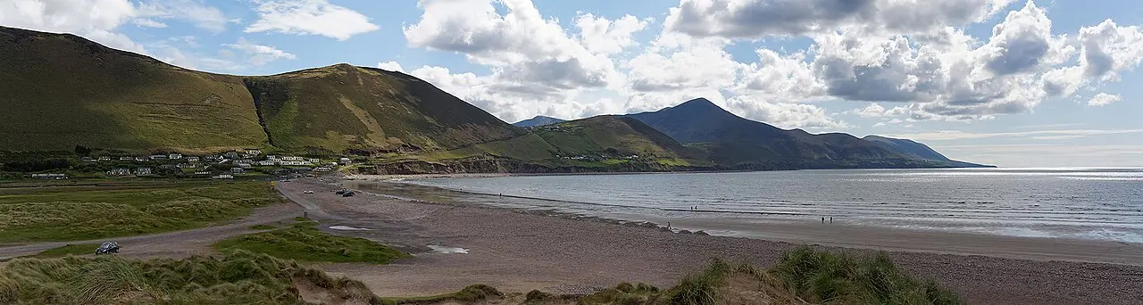 Wide shore at Rossbeigh with hills behind the bay.