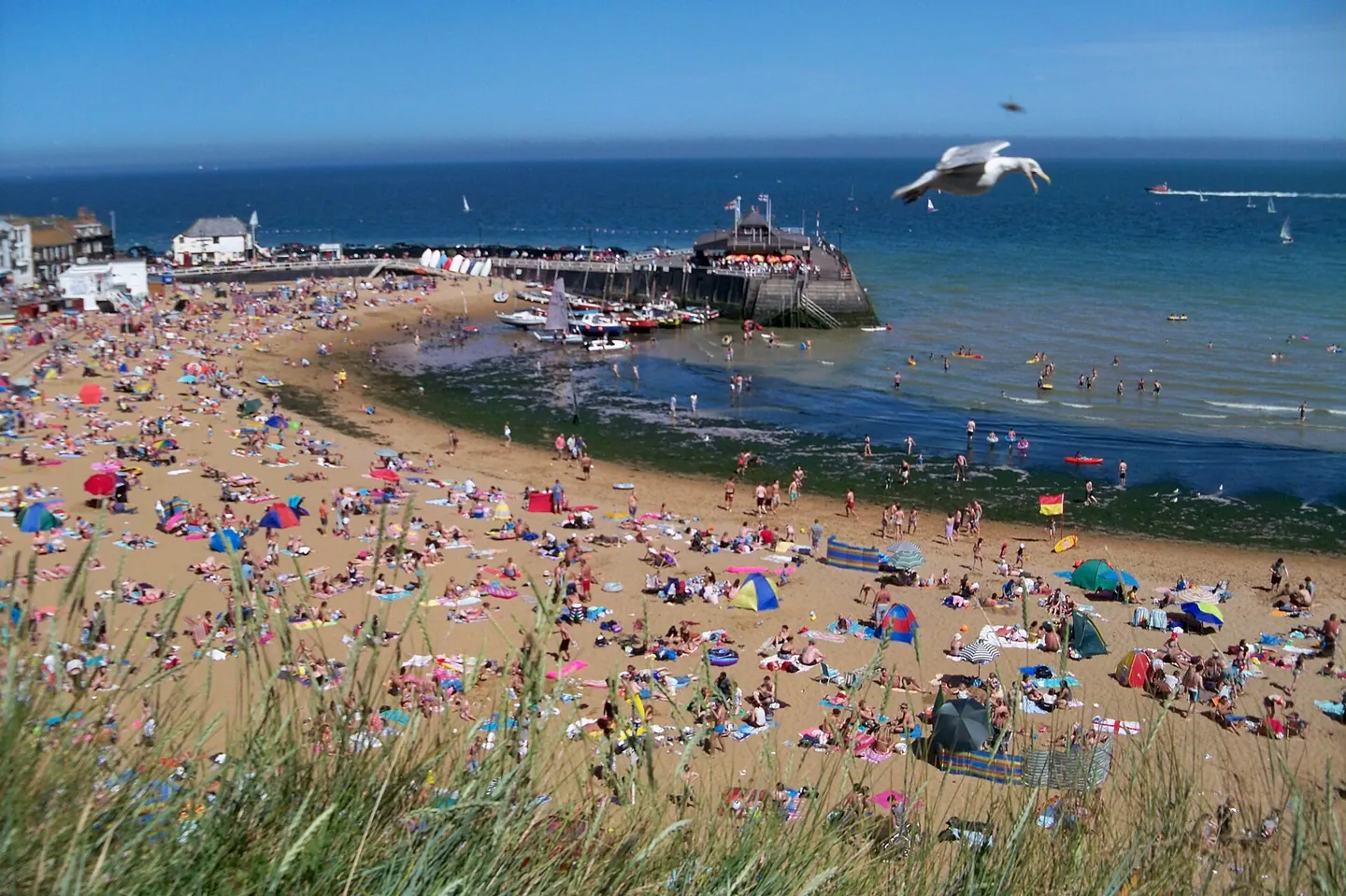 Viking Bay and its harbour on a busy summer day in Broadstairs