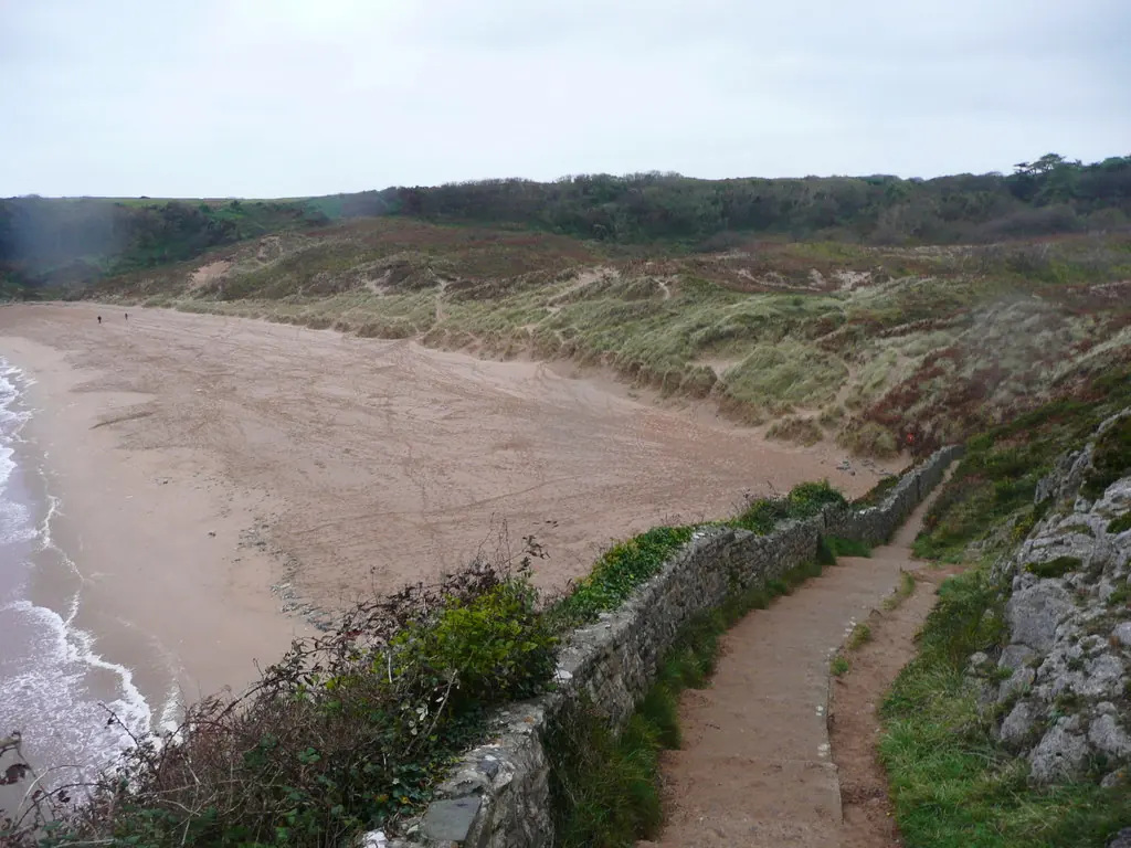 Steps down to Barafundle Bay, Stackpole